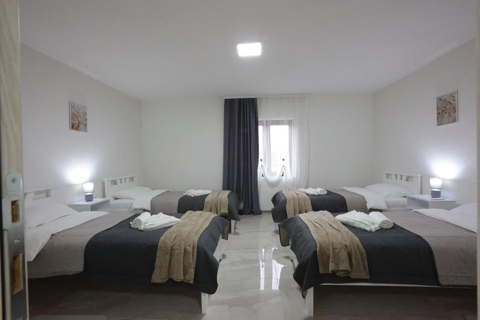 Ivan'S Guesthouse Paraćin Eksteriør billede