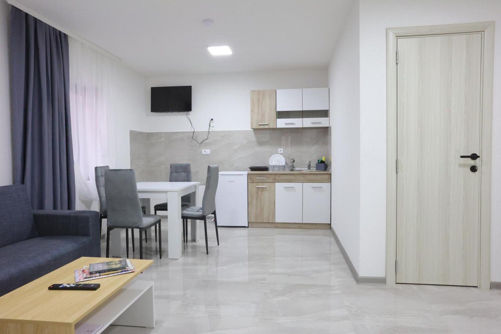 Ivan'S Guesthouse Paraćin Eksteriør billede