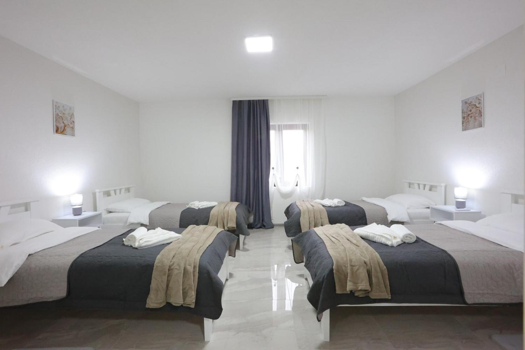 Ivan'S Guesthouse Paraćin Eksteriør billede